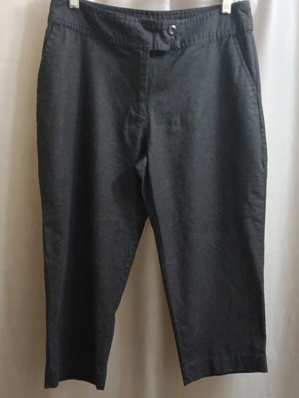 attention Black Woman's Casual Cropped Capris